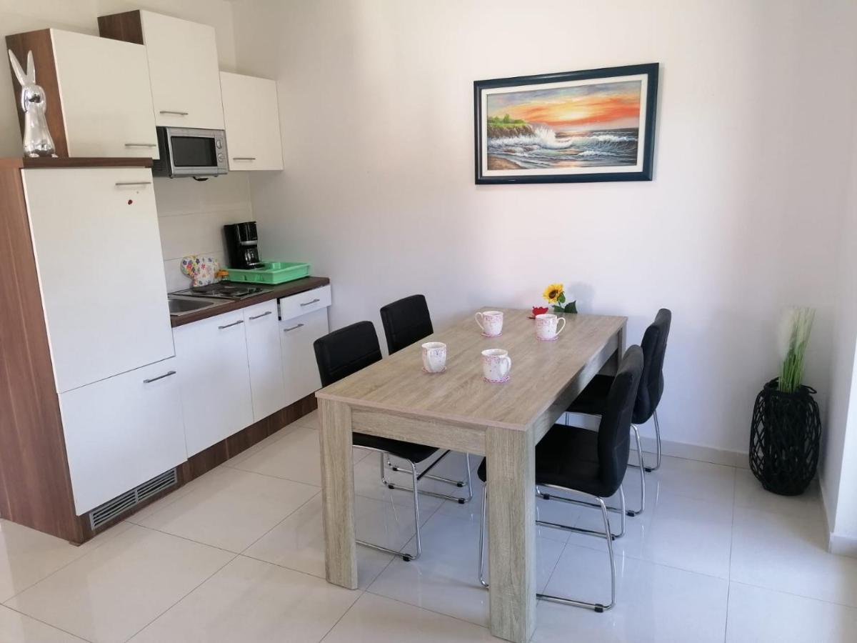 Apartmani U Kastelima Каштела Экстерьер фото